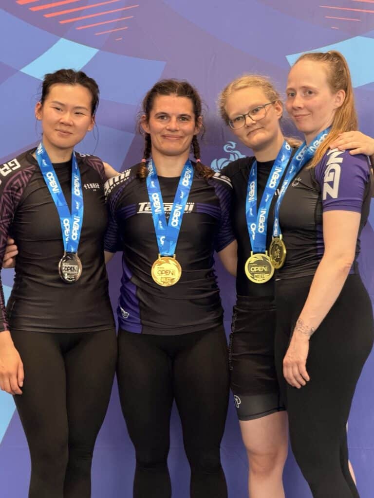 Bernadette Marsano mit den weiteren Medaillengewinnerinnen ihrer Kategorie